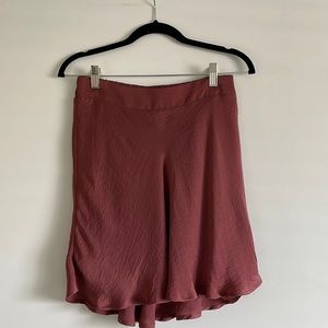 Vici satin skirt. Light purple/mauve. Size: Medium